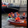 В центре Петербурга автобус, в котором могли находиться порядка 20 человек, упал с моста в Мойку